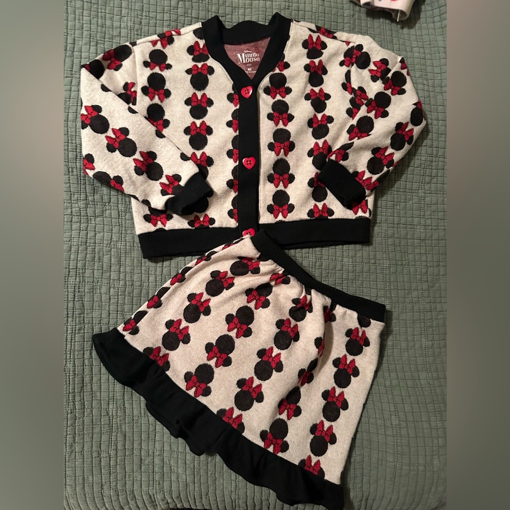 Minnie Mouse outfit